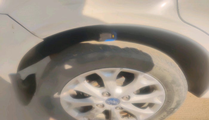 2014 Ford Figo TITANIUM 1.4 DIESEL, Diesel, Manual, 1,10,909 km, tyre