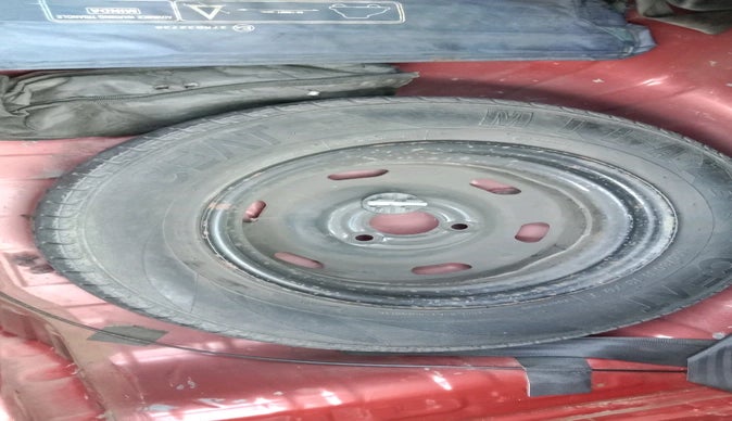 2016 Renault Kwid RXL, Petrol, Manual, 61,032 km, tyre