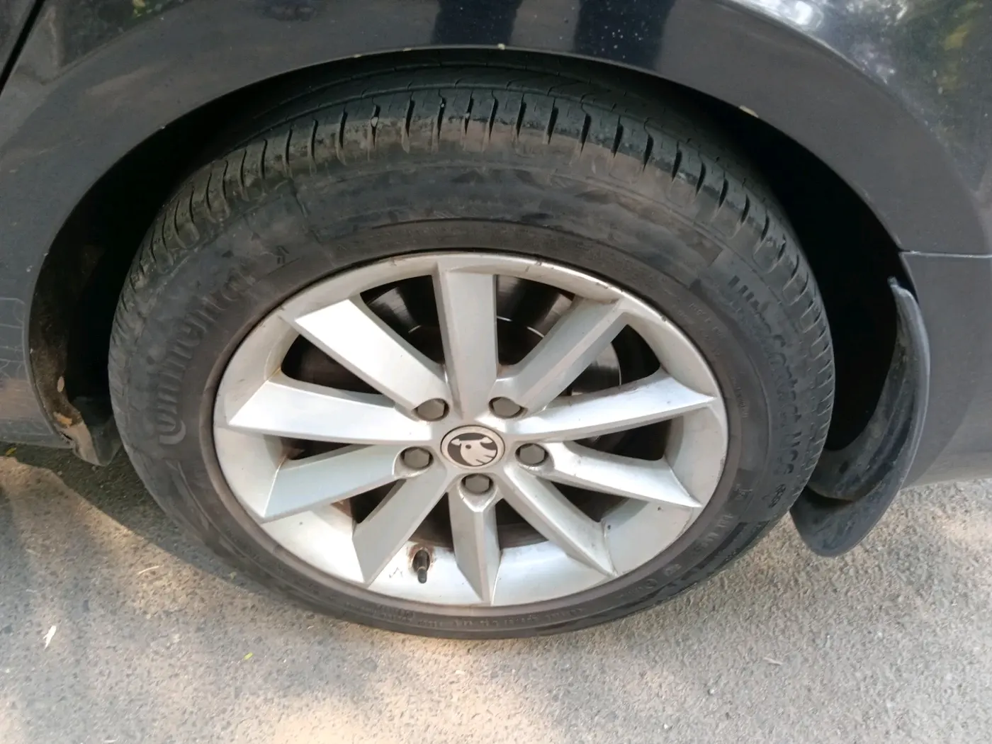 2014 Skoda Superb ELEGANCE 1.8 TSI AT, Petrol, Automatic, 76,086 km, tyre