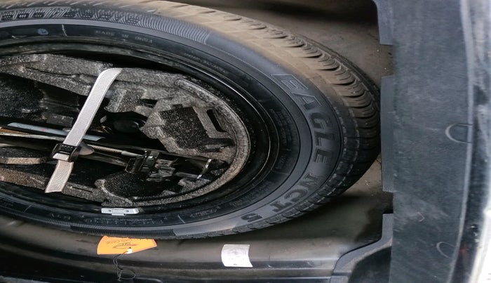 2014 Skoda Superb ELEGANCE 1.8 TSI AT, Petrol, Automatic, 76,086 km, tyre