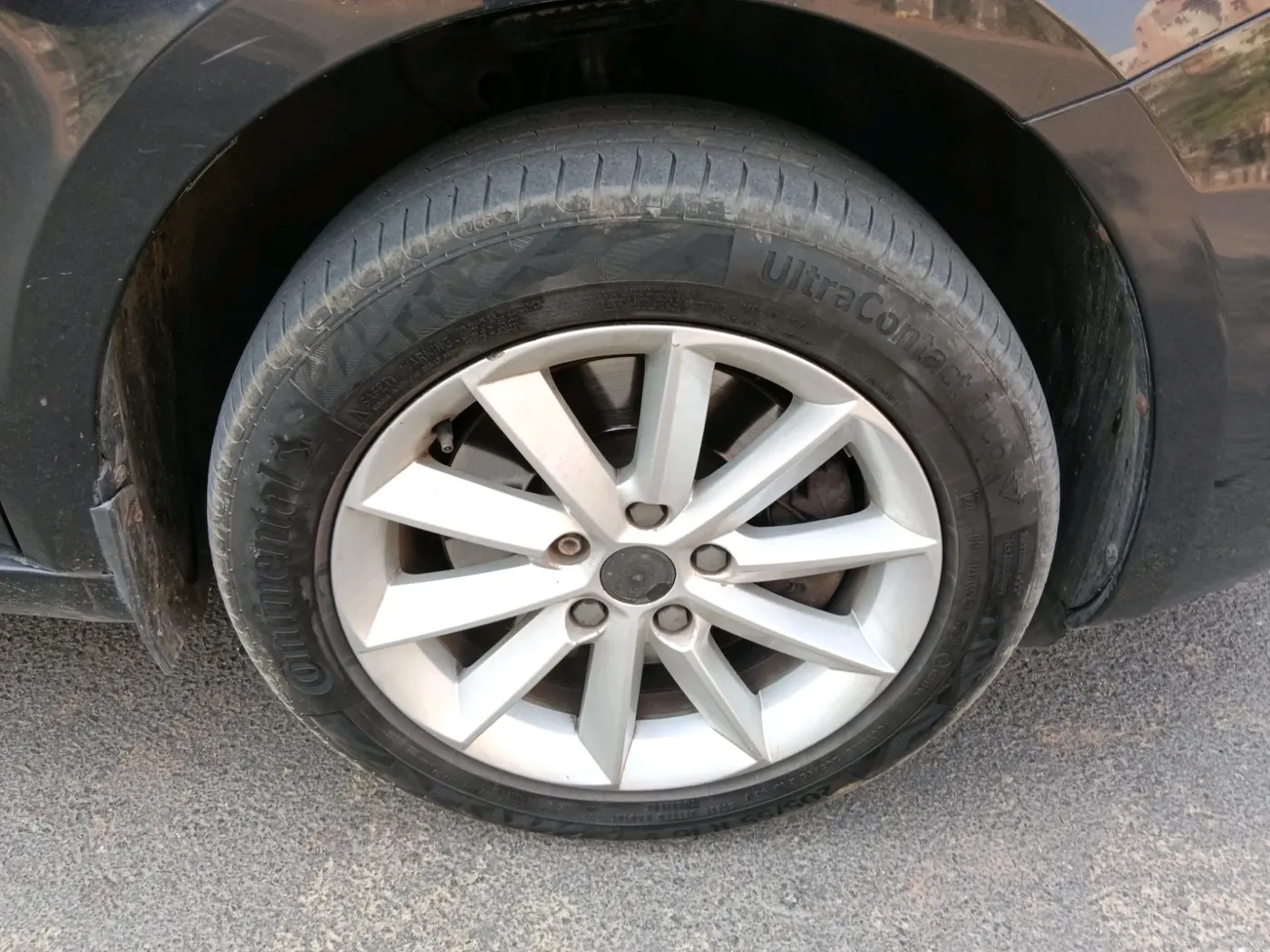 2014 Skoda Superb ELEGANCE 1.8 TSI AT, Petrol, Automatic, 76,086 km, tyre