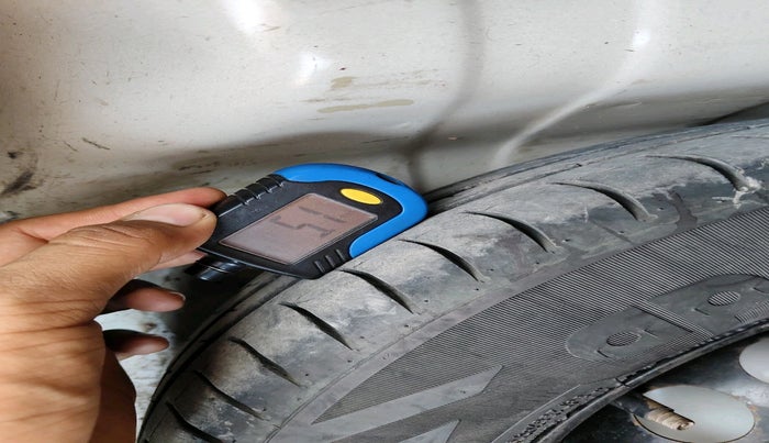 2018 Maruti Alto 800 LXI, Petrol, Manual, 79,672 km, tyre