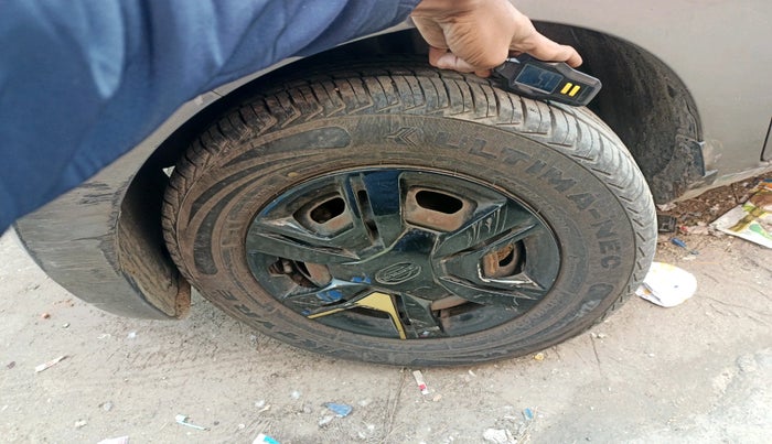 2017 Datsun Redi Go GOLD LIMITED EDITION, Petrol, Manual, 15,399 km, tyre