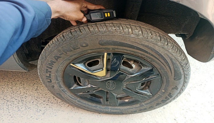 2017 Datsun Redi Go GOLD LIMITED EDITION, Petrol, Manual, 15,399 km, tyre