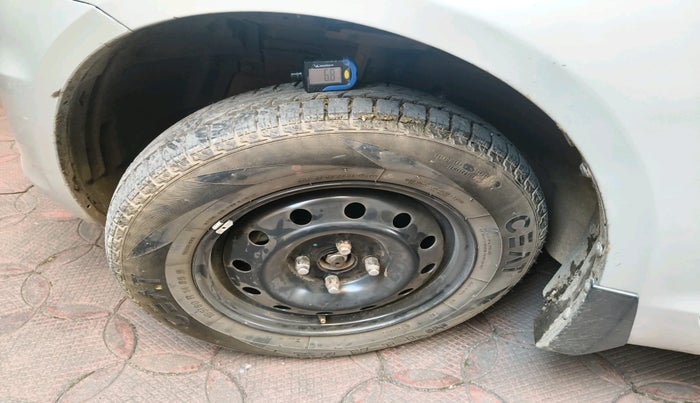 2017 Maruti Swift VDI, Diesel, Manual, 1,85,730 km, tyre