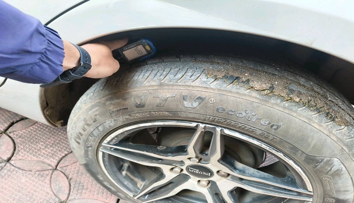 2017 Maruti Swift VDI, Diesel, Manual, 1,85,730 km, tyre