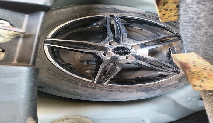 2017 Maruti Swift VDI, Diesel, Manual, 1,85,730 km, tyre