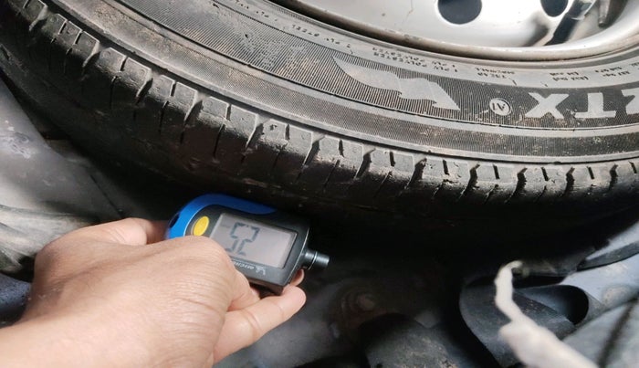 2014 Maruti Wagon R 1.0 LXI CNG, Petrol, Manual, 1,19,093 km, tyre