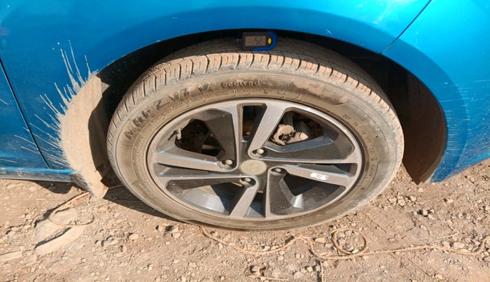 2021 Tata ALTROZ XZ PETROL, Petrol, Manual, 17,991 km, tyre