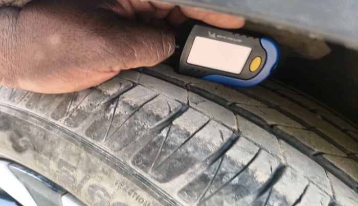 2024 KIA SONET HTK (O) 1.2 Petrol MT, Petrol, Manual, 13,733 km, tyre