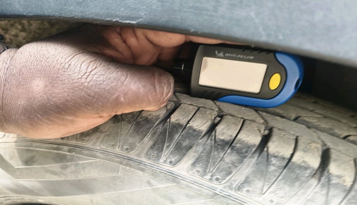 2024 KIA SONET HTK (O) 1.2 Petrol MT, Petrol, Manual, 13,733 km, tyre