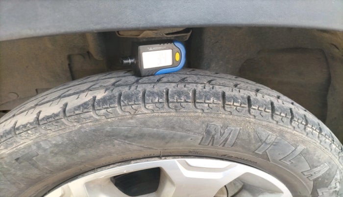 2018 Renault Kwid CLIMBER 1.0 AMT, Petrol, Automatic, 27,854 km, tyre