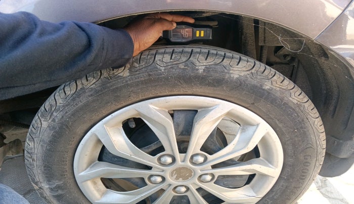 2019 Tata Tiago XZ PETROL, Petrol, Manual, 67,612 km, tyre