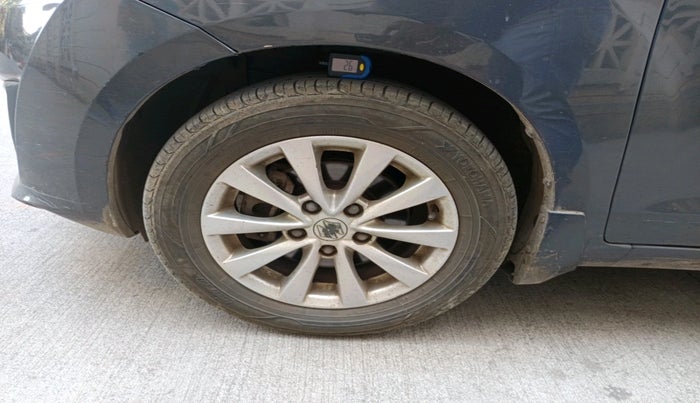 2015 Maruti Ertiga ZXI, Petrol, Manual, 64,000 km, tyre