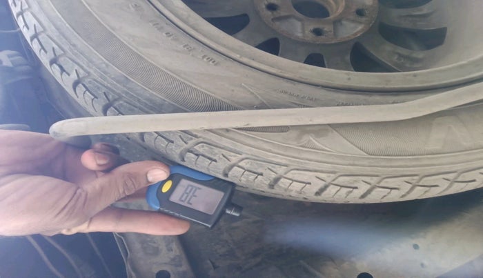 2015 Maruti Ertiga ZXI, Petrol, Manual, 64,000 km, tyre