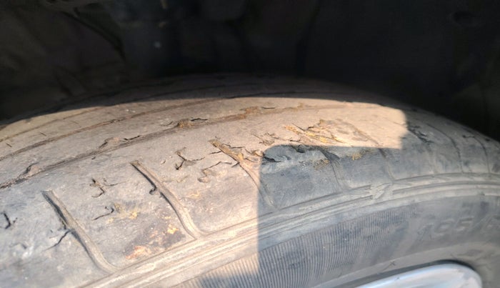 2021 Hyundai VENUE S 1.2, Petrol, Manual, 51,068 km, tyre