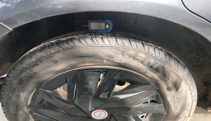 2012 Ford Figo ZXI 1.4 DIESEL, Diesel, Manual, 98,466 km, tyre