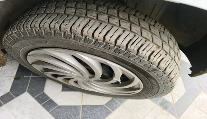 2015 Datsun Go Plus T, Petrol, Manual, 51,775 km, tyre