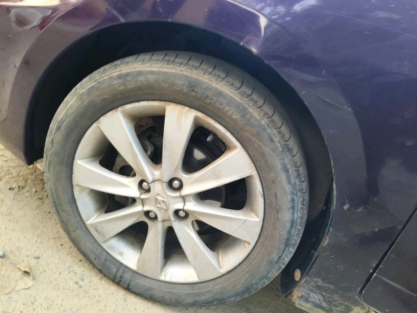 2013 Hyundai Verna FLUIDIC 1.6 CRDI SX, Diesel, Manual, 3,20,000 km, tyre