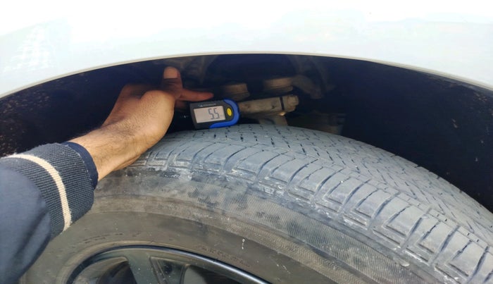 2013 Audi Q5 2.0 TDI QUATTRO, Diesel, Automatic, 1,63,871 km, tyre