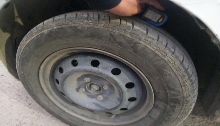 2015 Maruti Swift VDI ABS, Diesel, Manual, 1,15,531 km, tyre