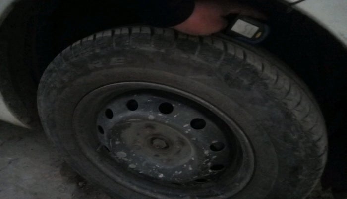 2015 Maruti Swift VDI ABS, Diesel, Manual, 1,15,531 km, tyre