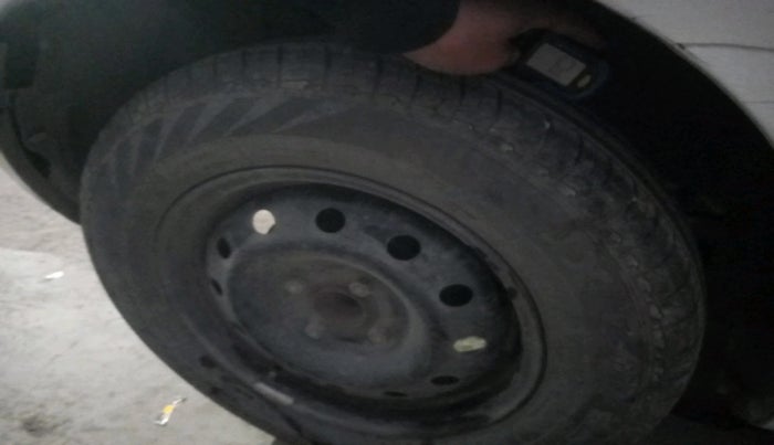 2015 Maruti Swift VDI ABS, Diesel, Manual, 1,15,531 km, tyre