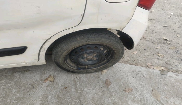 2016 Maruti Wagon R 1.0 VXI, Petrol, Manual, 2,32,351 km, tyre