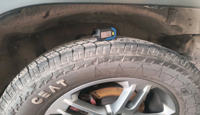 2024 Mahindra Thar LX D AT 4WD HT, Diesel, Automatic, 27,687 km, tyre