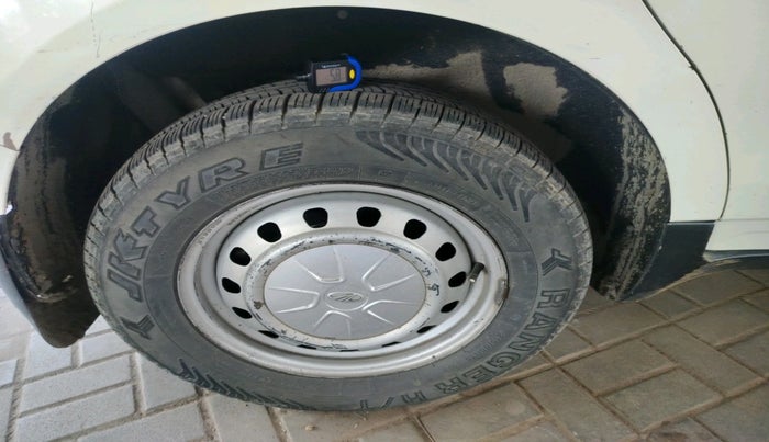 2019 Mahindra MARAZZO M2 8 STR, Diesel, Manual, 2,69,255 km, tyre