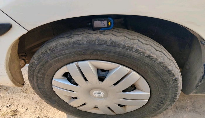 2013 Maruti Alto 800 LXI CNG, Petrol, Manual, 1,35,137 km, tyre