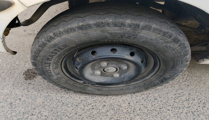 2013 Maruti Alto 800 LXI CNG, Petrol, Manual, 1,35,137 km, tyre