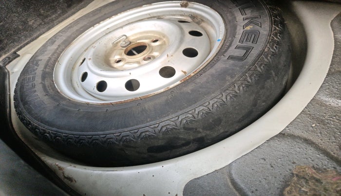 2011 Maruti Swift LXI, Petrol, Manual, 55,285 km, tyre