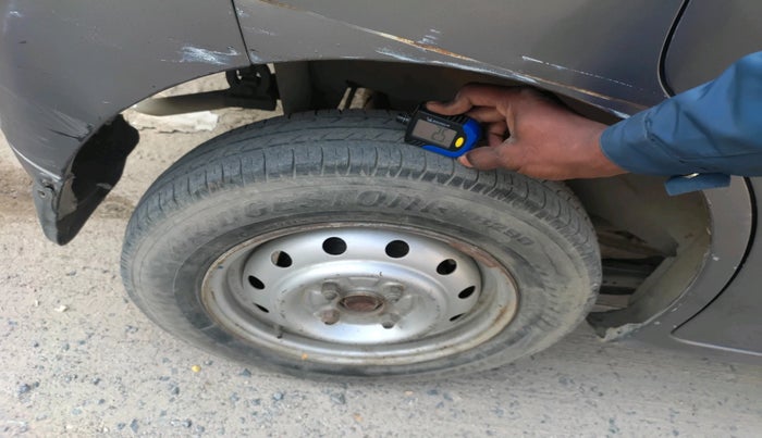 2011 Maruti Wagon R 1.0 LXI CNG, Petrol, Manual, 1,50,591 km, tyre