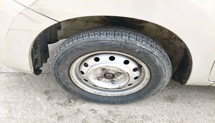 2011 Maruti Wagon R 1.0 LXI CNG, Petrol, Manual, 1,04,322 km, tyre