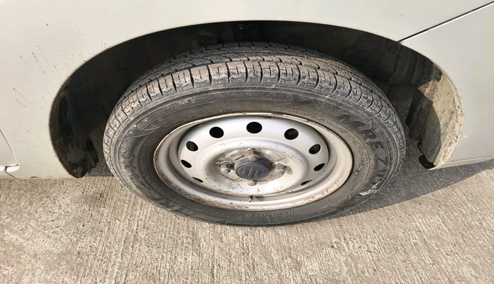 2011 Maruti Wagon R 1.0 LXI CNG, Petrol, Manual, 1,04,322 km, tyre