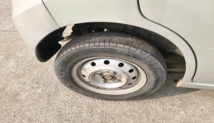 2011 Maruti Wagon R 1.0 LXI CNG, Petrol, Manual, 1,04,322 km, tyre