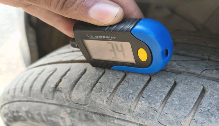 2014 Honda City 1.5L I-VTEC V MT, Petrol, Manual, 1,30,289 km, tyre