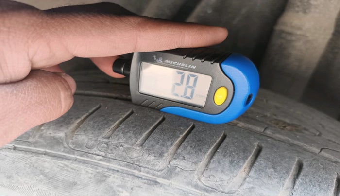 2014 Honda City 1.5L I-VTEC V MT, Petrol, Manual, 1,30,289 km, tyre