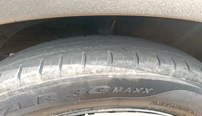 2019 Maruti Dzire LXI, Petrol, Manual, 45,465 km, tyre