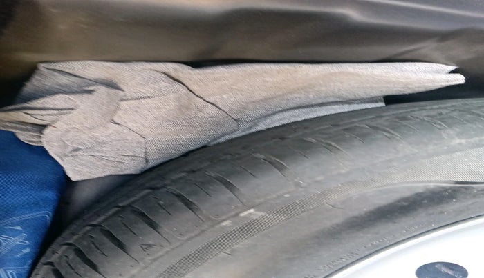 2019 Maruti Dzire LXI, Petrol, Manual, 45,465 km, tyre