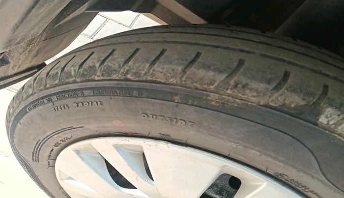 2019 Maruti Dzire LXI, Petrol, Manual, 45,465 km, tyre