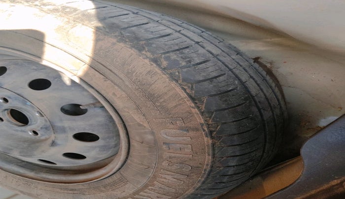 2013 Maruti Swift Dzire VDI, Diesel, Manual, 82,254 km, tyre