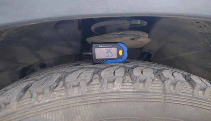 2019 Nissan Kicks XL 1.5, Petrol, Manual, 44,736 km, tyre