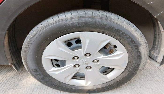 2018 Hyundai Creta E PLUS 1.6 PETROL, Petrol, Manual, 99,871 km, tyre