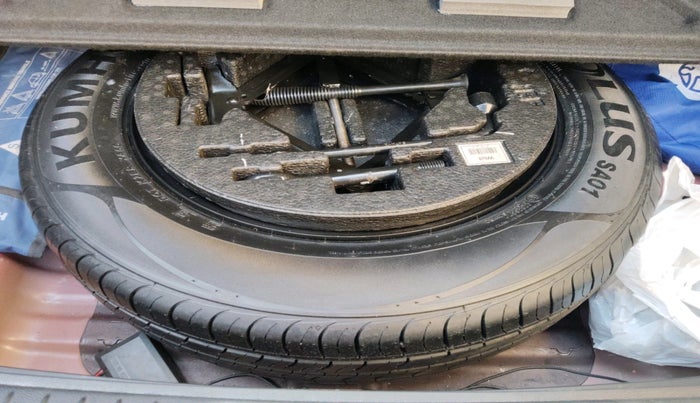 2018 Hyundai Creta E PLUS 1.6 PETROL, Petrol, Manual, 99,871 km, tyre