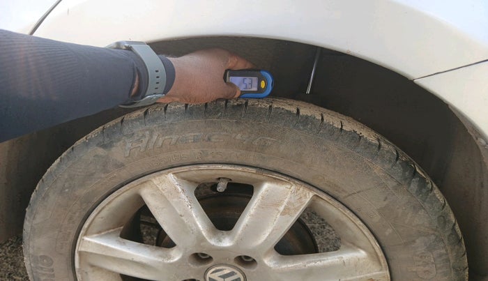 2010 Volkswagen Polo COMFORTLINE 1.2L PETROL, Petrol, Manual, 1,24,237 km, tyre