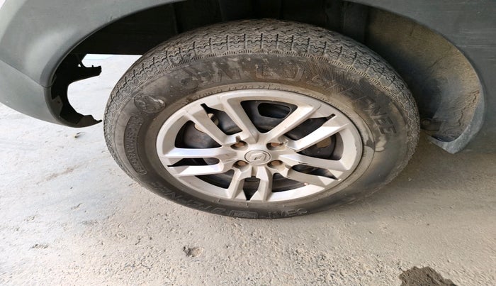 2019 Renault TRIBER RXT, Petrol, Manual, 1,02,345 km, tyre