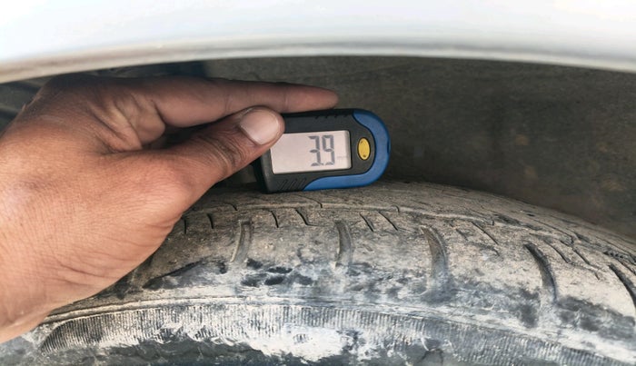 2014 Honda Amaze 1.5L I-DTEC S, Diesel, Manual, 1,37,237 km, tyre