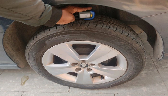 2017 Skoda Rapid AMBITION 1.6 MPI MT, Petrol, Manual, 56,666 km, tyre